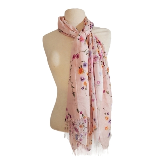 NWT English Home Pastel Pink Floral Fringe Scarf - Picture 3 of 8